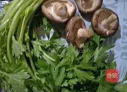 Celery Illustration of how to stir-fry mushrooms 1