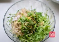 Illustration of how to make cold cucumber and enoki mushrooms 6