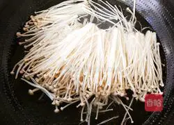 Illustration of how to make spinach with double mushrooms 8