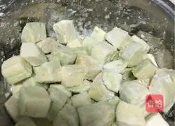 Pot wrapped with diced tomatoes Practice illustration 5