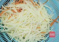 Illustration of how to make cold shredded potatoes 5