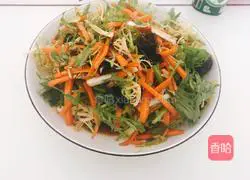 Illustration of cold fungus and bitter chrysanthemum recipe 5