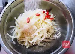 Illustration of how to make cold kohlrabi 5