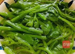 Stir-fried pumpkin with meat slices Illustration of sharp tips 5