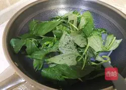 Illustration of how to stir-fry sweet potato leaves 4