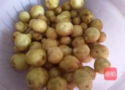 Illustration of how to make small potato pickles 1