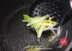 Cantonese-style illustration of boiled kale 13