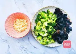 Illustration of how to make cold fungus and broccoli 1