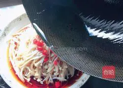 Illustration of how to cook white enoki mushrooms 14