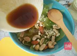 Illustration of how to make cold lettuce and nuts 7