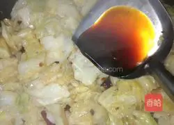 Illustration of how to make hand-shred cabbage 8