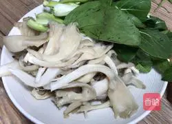 Illustration of how to make oyster sauce, green vegetables and oyster mushrooms 1