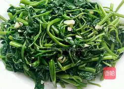 Illustration of how to make stir-fried water spinach 6