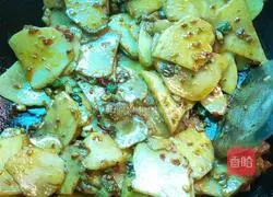 Illustration of how to make fried potato slices 15