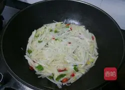 Illustration of how to make stir-fried shredded radish 6