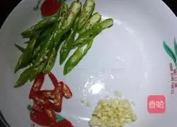 Illustration of how to make stir-fried moth beans 4