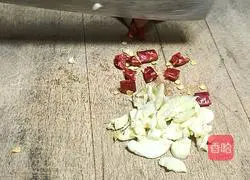 Illustration of how to make spicy and sour cabbage 2