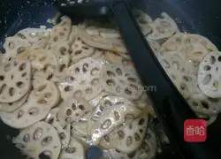 Illustration of how to make stir-fried lotus roots 8