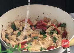 Illustration of how to make fried yuba with chili pepper 10