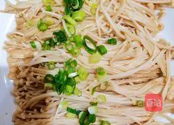 Garlic Flavored Enoki Mushroom Recipe Illustration 5