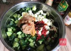 Illustration of how to make pickled cucumbers 6