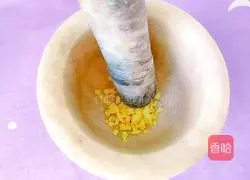 Illustration of how to make garlic lettuce 6