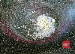 Illustration of how to make lemon shredded chicken legs 10