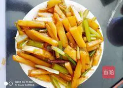 Illustration of how to make celery and potato sticks 6