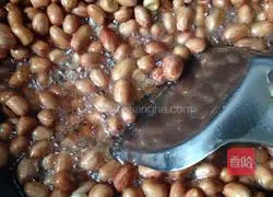 Illustration of how to make salt and pepper peanuts 3