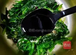 Illustration of how to make spinach with nuts 16