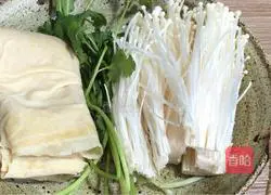 Enoki Mushroom Bean Skin Roll Recipe Illustration 1