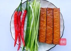 Stir-fried dried celery and fragrant Illustration of how to do it 1