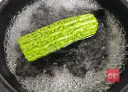 Illustration of how to make bitter melon stuffed with fruits 3