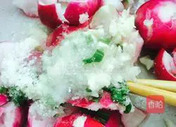 Illustration of how to make cold cherry radish 4