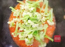 Illustration of how to make cauliflower with tomato sauce 9
