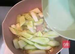 Illustration of how to make red braised old cucumber 8