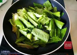 Illustration of how to make garlic lettuce 4