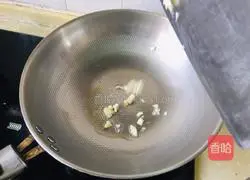 Illustration of how to stir-fry green beans and lilies 4