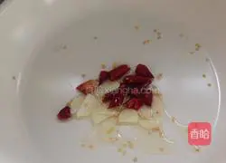 Illustration of how to make hand-shredded cabbage 2