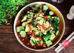 Illustration of how to shoot cucumbers 10