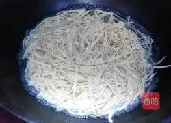 Illustration of how to make cold shredded dried tofu 2