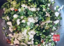 Illustration of how to make stir-fried radish sprouts 8