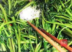  Illustration of how to stir-fry vegetables with shredded pepper and bean curd 6