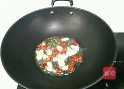 Illustration of how to make spicy potato shreds 6