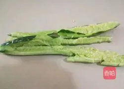 Illustration of how to pat cucumbers 2