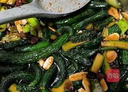 Illustration of how to make pickled cucumbers 9