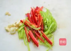 Illustration of how to make fried potato shreds with pepper 3