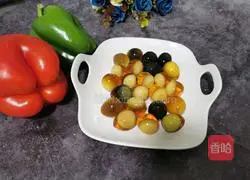 Illustration of how to make quail eggs with colored pepper 3