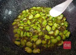 Illustration of how to stir-fry pickles and broad beans 6