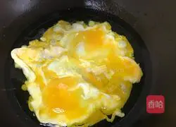 Illustration of how to make stir-fried lettuce and eggs 5